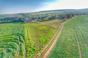 Prodej stavebního pozemku 849m2 v Neprobylicích u Slaného, nedaleko Prahy a Kladna, cena 2349900 CZK / objekt, nabízí 
