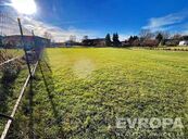 Prodej pozemku o velikosti 1145m2 pro stavbu RD V obci Dolní Kralovice, cena 3441500 CZK / objekt, nabízí 