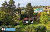 Prodej stavebního pozemku 1 155 m² s udržovanou chatou Mnichovice u Říčan, cena 7600000 CZK / objekt, nabízí 