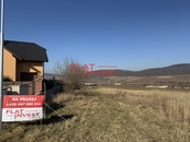 Prodej velkého stavebního pozemku o výměře 1 880 m2 v obci Bavoryně, okres Beroun, cena 7990000 CZK / objekt, nabízí
